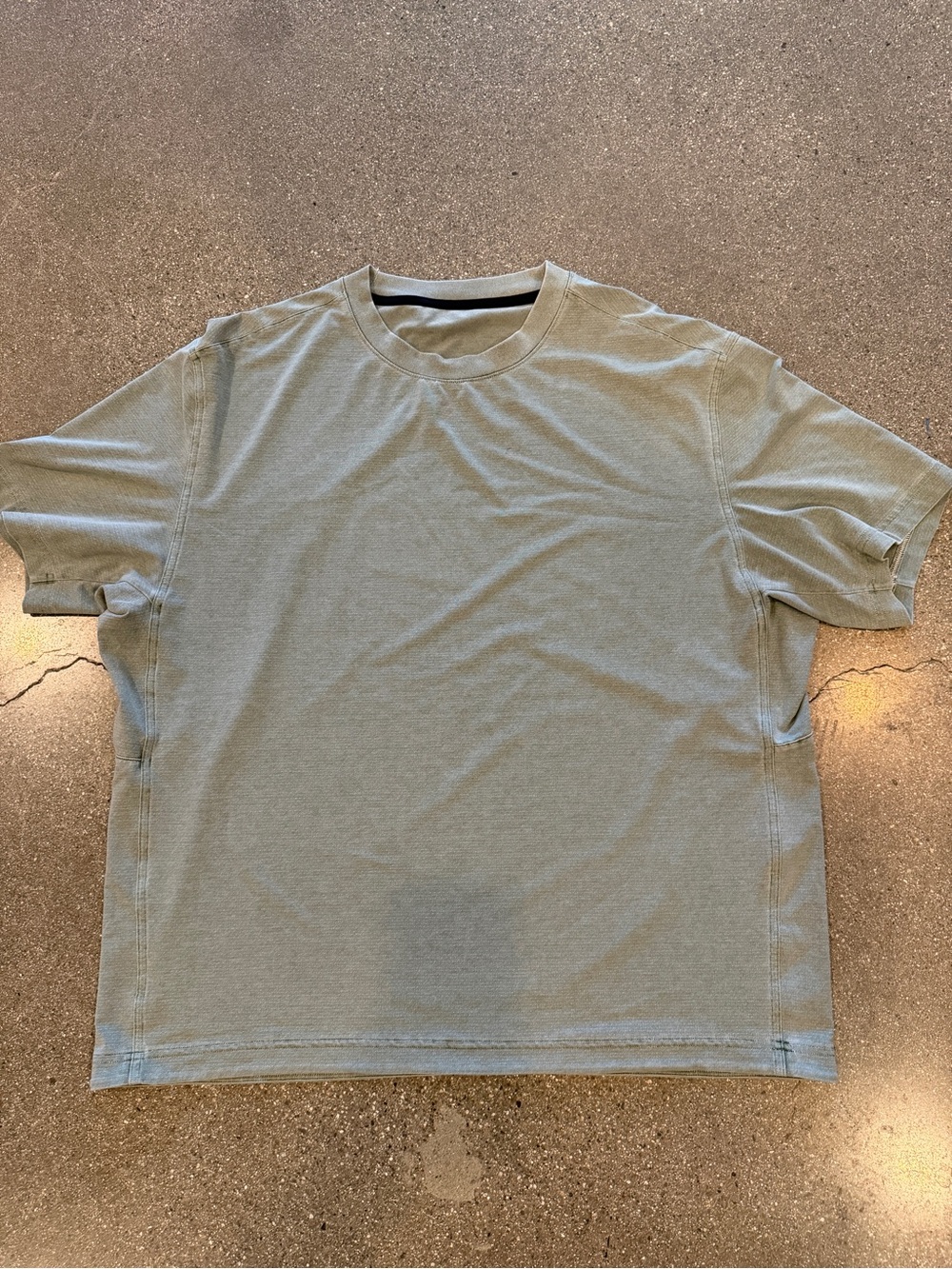 Lululemon EasySet Training short sleeve shirt
